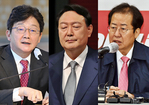 20일 정치권에 따르면 국민의힘 대선 경선 후보인 윤석열(가운데) 전 검찰총장의 '전두환 전 대통령 정치는 잘했다' 발언에 당내 대권 경쟁자인 유승민(왼쪽) 전 의원과 홍준표(오른쪽) 의원이 맹공을 이어가고 있다.연합뉴스 사진 갈무리